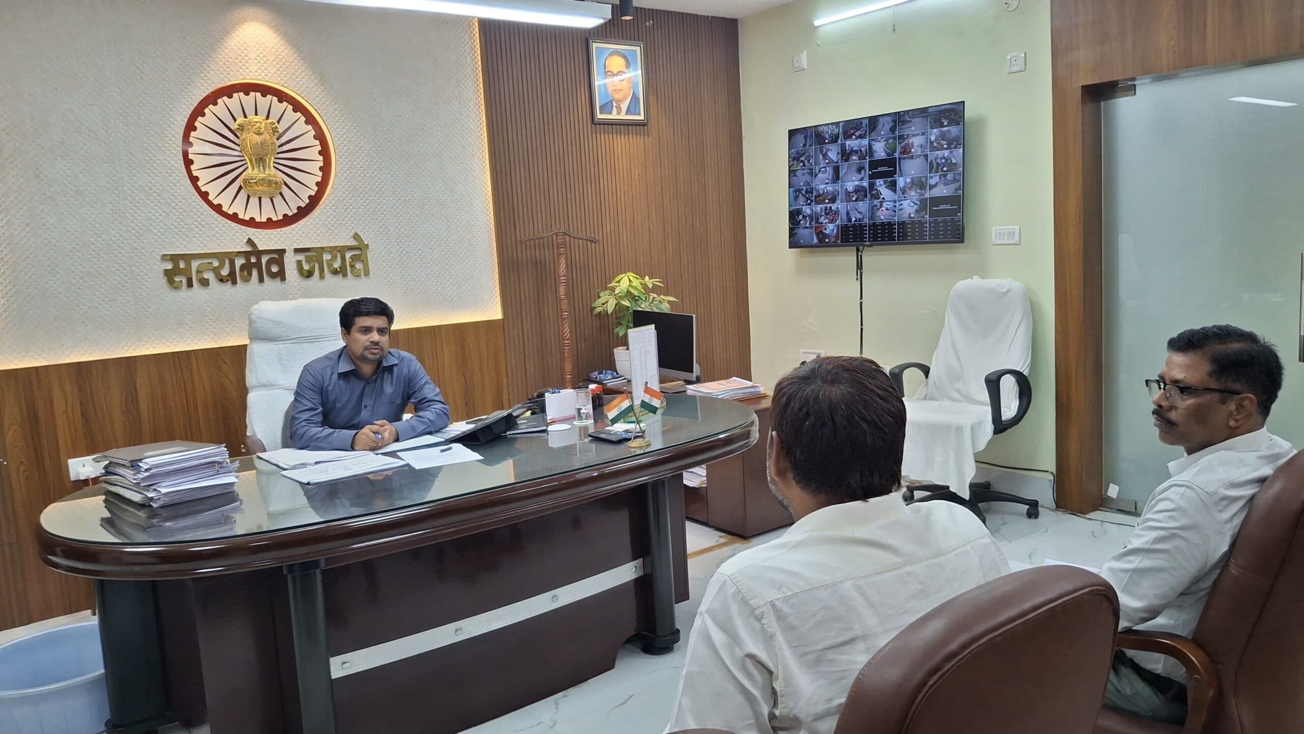 समय सीमा में गुणवत्तापूर्ण कार्य हो पूरा -डीएम