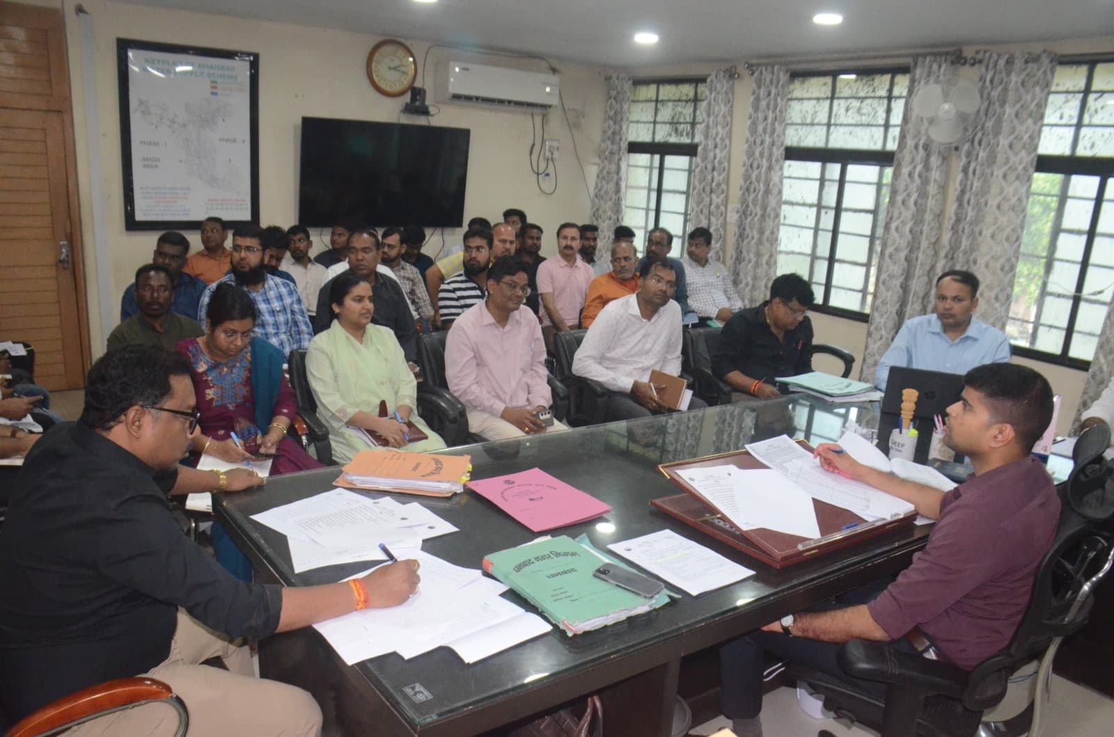 Dhanbad News: अवैध कनेक्शन, पाइपलाइन में छेड़छाड़ और मोटर के उपयोग पर होगी सख्त कार्रवाई