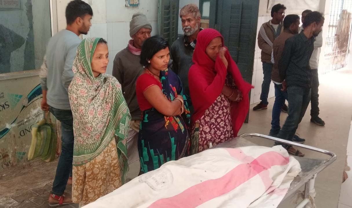 फंदे से लटककर 8वीं कक्षा की छात्रा ने दी जान