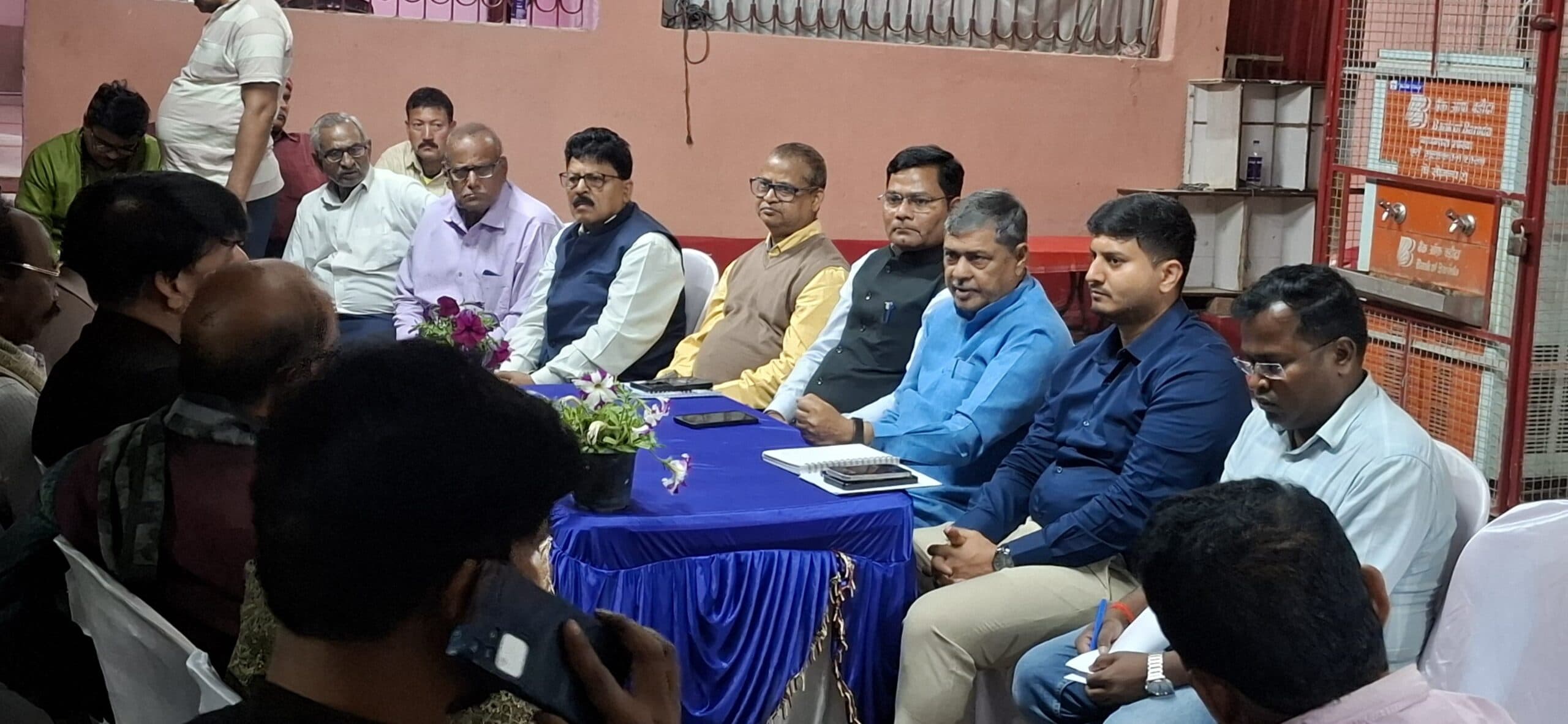 शीतला पूजा महोत्सव की तैयारियों को लेकर विधायक ने की बैठक