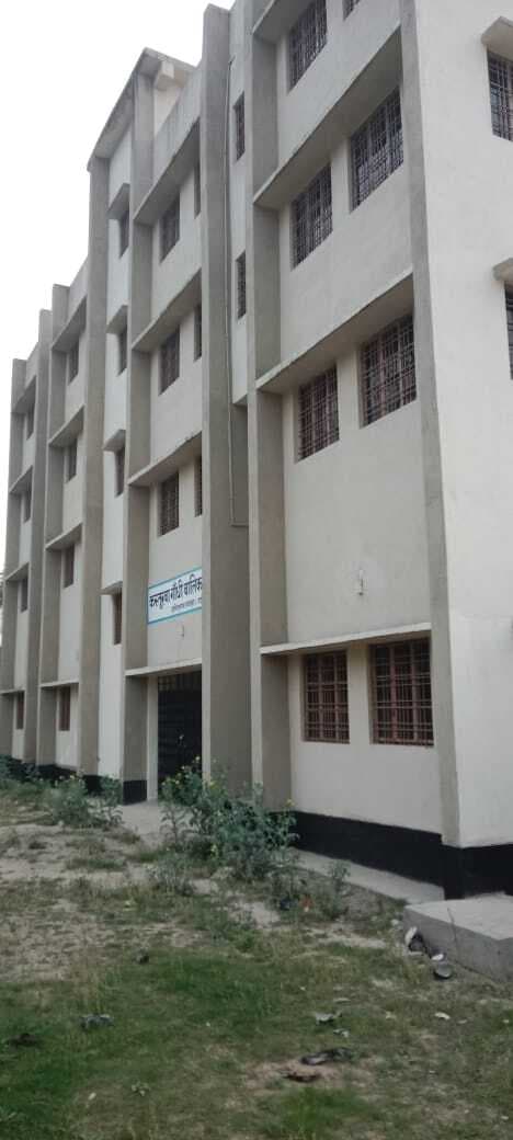 कई माह से बनकर तैयार कस्तूरबा विद्यालय का मॉडल भवन, अब तक नहीं हुआ उद्घाटन