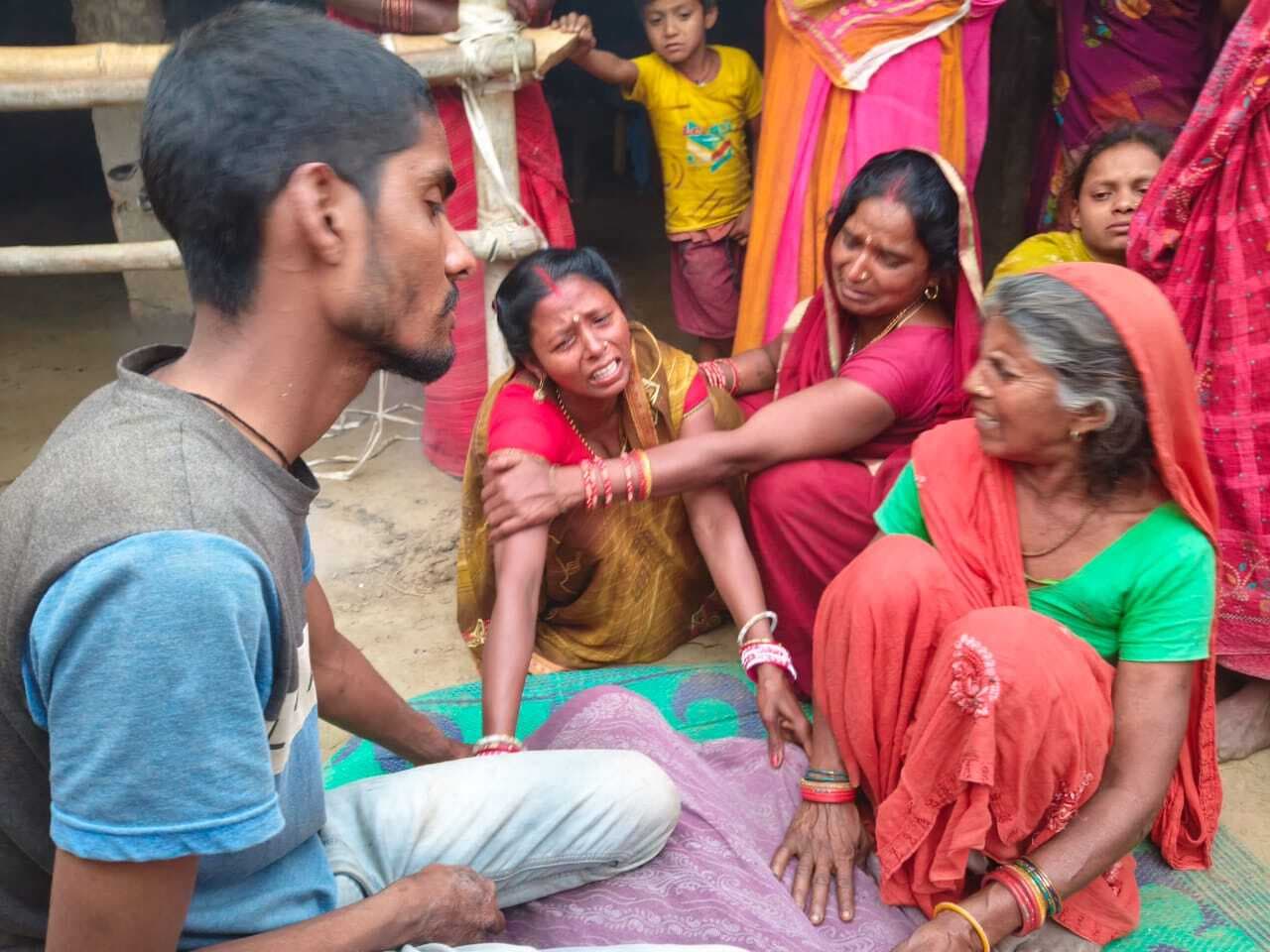 ट्रैक्टर से हुई टक्कर में बाइक चालक की मौत, सवार गंभीर