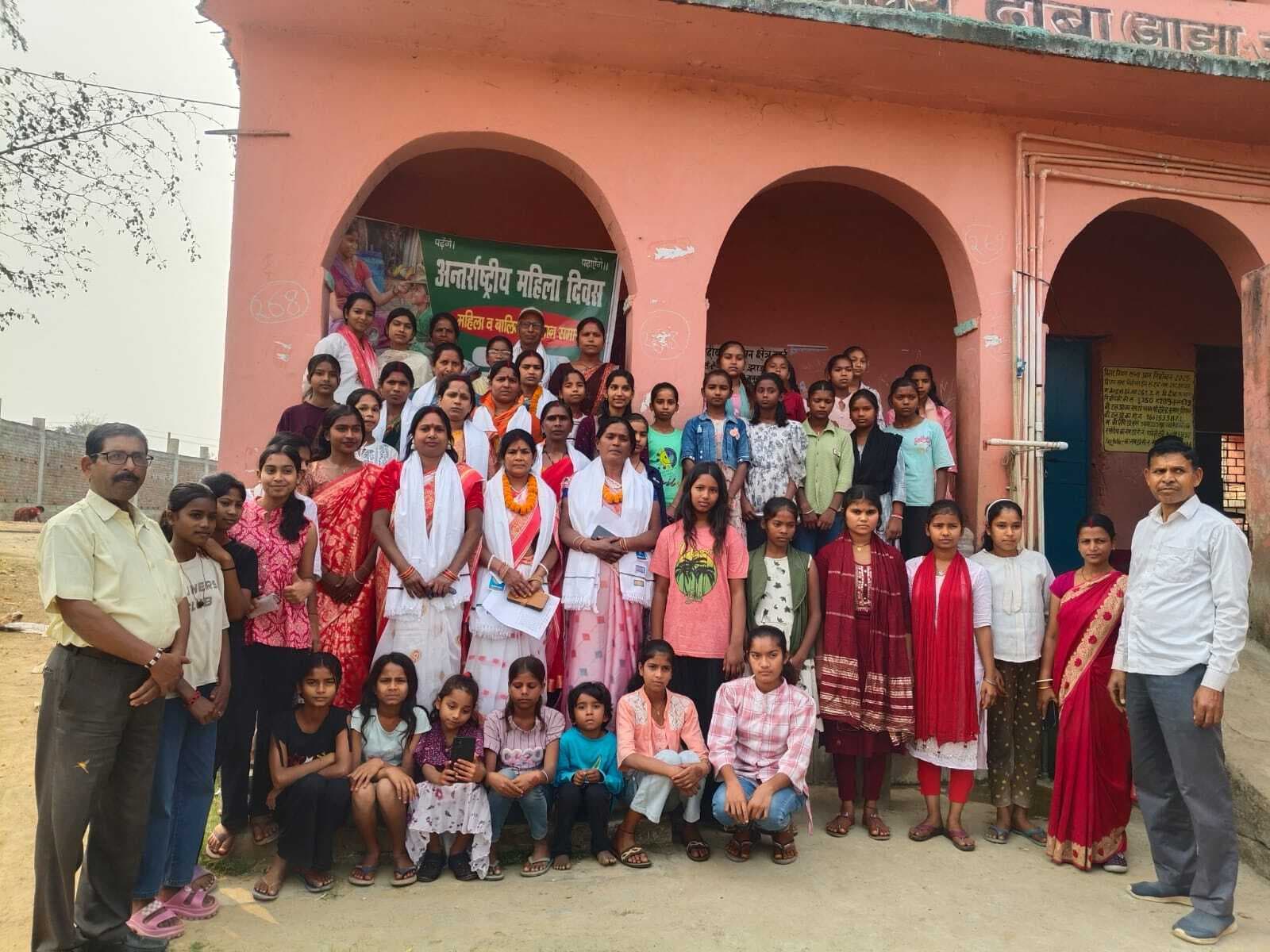 उत्कृष्ट कार्य करने वाली महिलाओं को किया गया सम्मानित