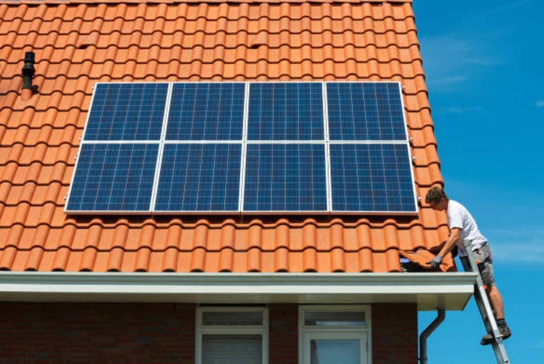 दो साल में महज 207 घरों की छतों पर लगे सोलर पैनल
