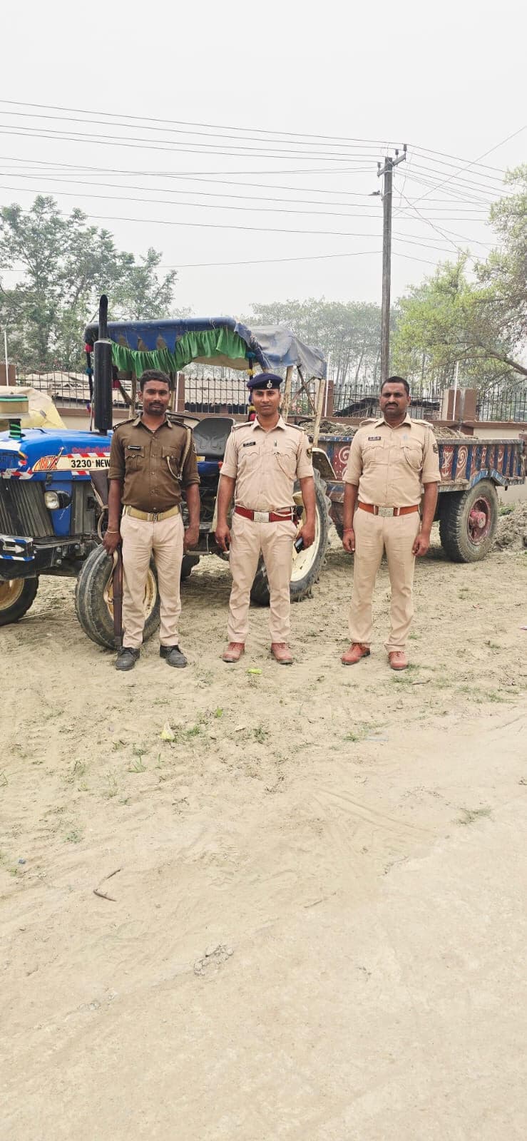 पुलिस ने अवैध खनन में एक ट्रैक्टर किया जब्त