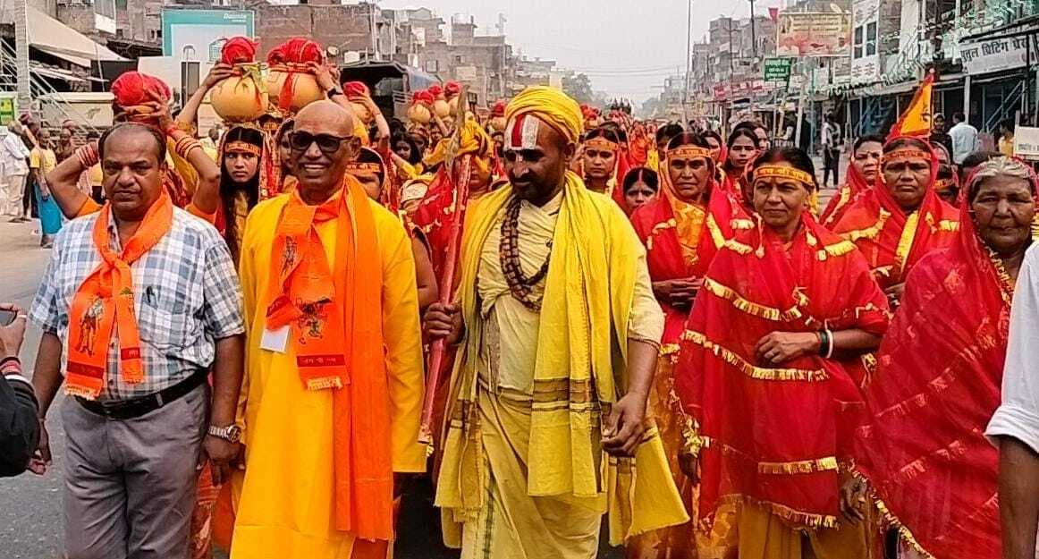 भगवान विष्णु की प्रतिमा प्राण-प्रतिष्ठा को ले निकली शोभा यात्रा