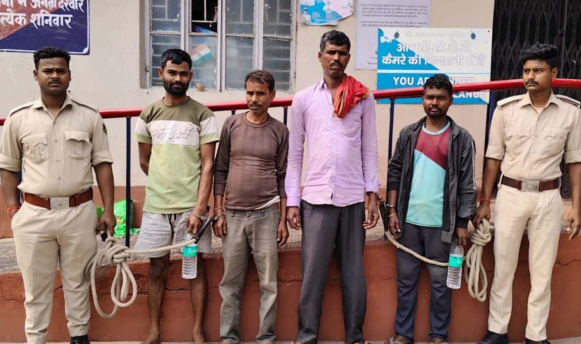 शराब के नशे में हंगामा करते चार गिरफ्तार