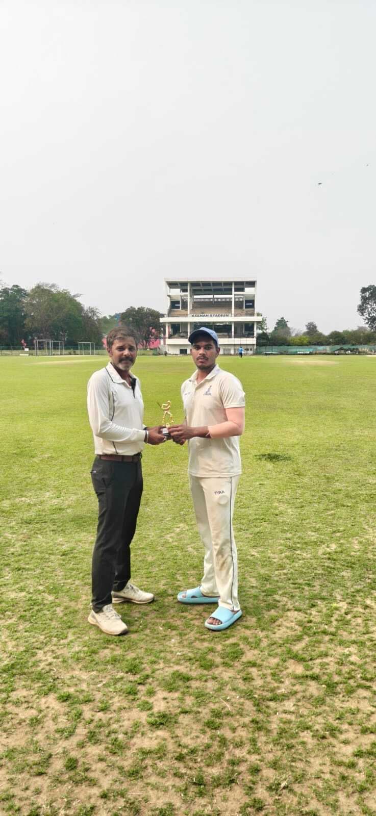 Jsca a division cricket league : रोमांचक मुकाबले में टाटा स्टील ने लोयोला ब्लूज को चार रन से हराया