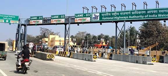 पोड़ैयाहाट टोल प्लाजा को लेकर राजनीतिक तनाव बढ़ा