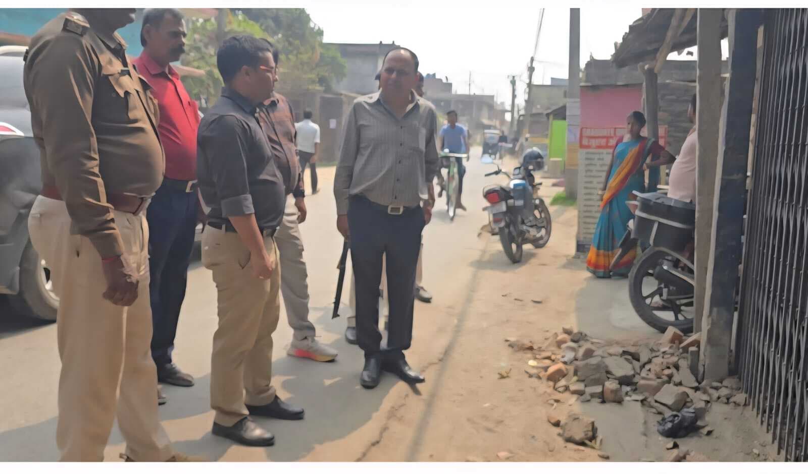 प्रशासन की मदद से जीएलएम कॉलेज ने खाली करायी दुकान