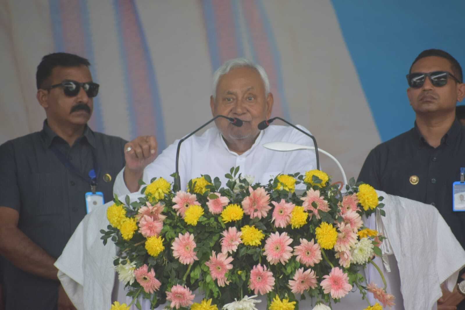 निर्मली में समृद्धि यात्रा: मुख्यमंत्री ने 569 करोड़ की 213 योजनाओं का किया शिलान्यास-उद्घाटन