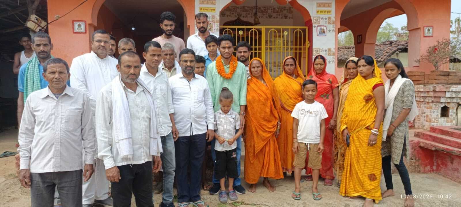 आइएएस बनकर पैतृक गांव पहुंचे चिरंजीव का हुआ भव्य स्वागत