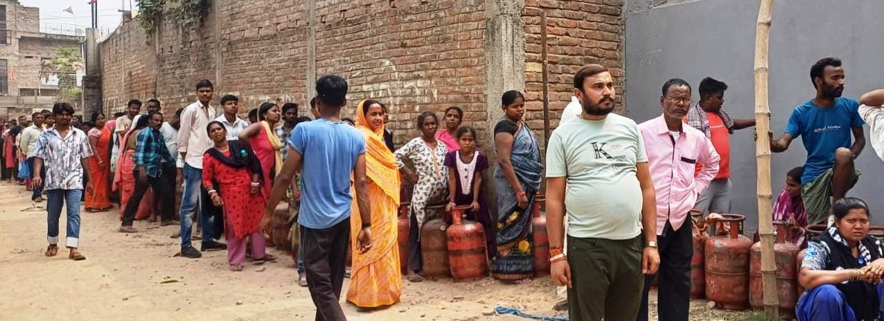 आदेश : गोदाम पर नहीं, डोर-टू-डोर करें घरेलू गैस सिलिंडर का वितरण