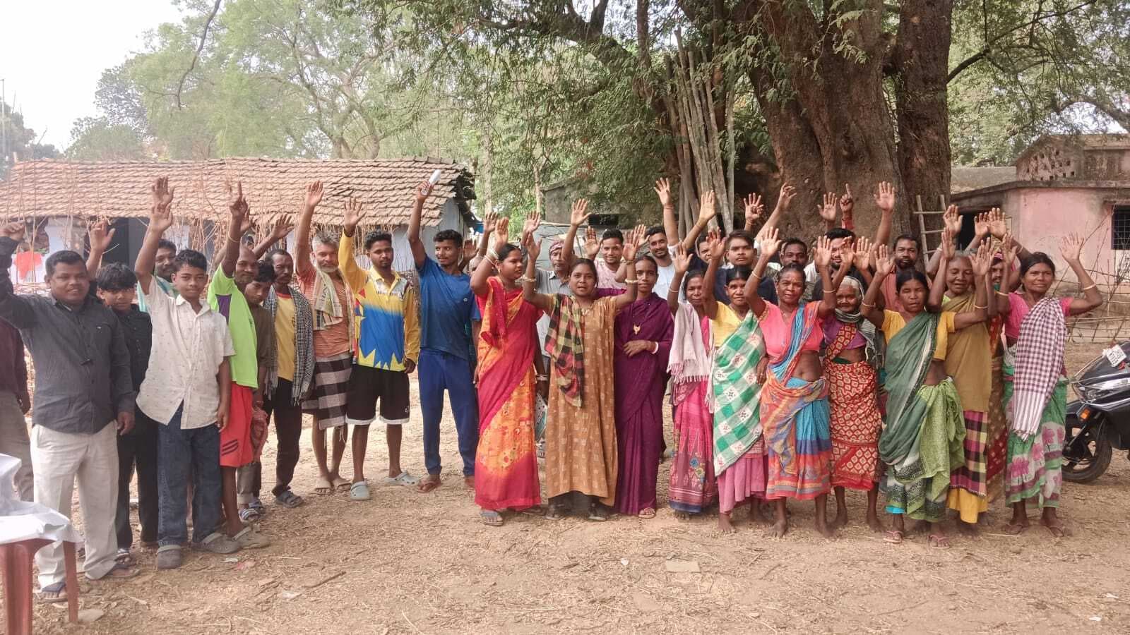 Chaibasa News : ग्रामीणों ने जलमीनार तोड़ने की चेतावनी दी