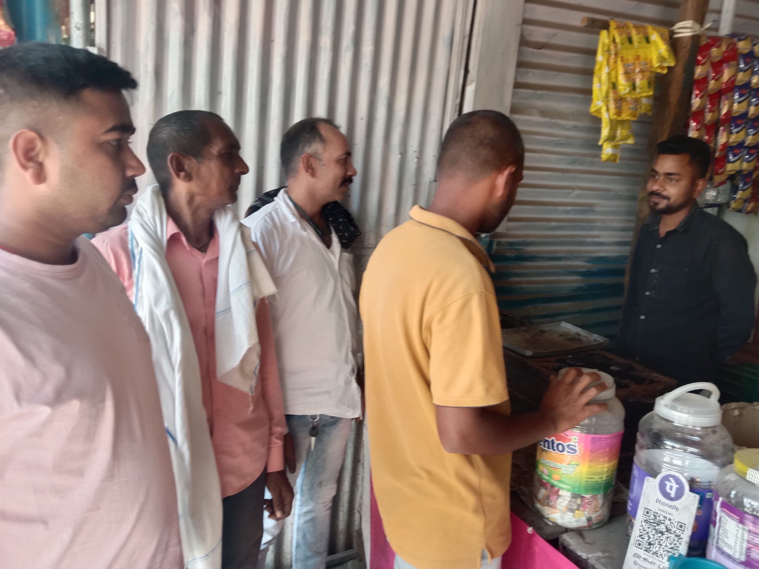 गैस की किल्लत से नाश्ता-चाय दुकानों पर असर