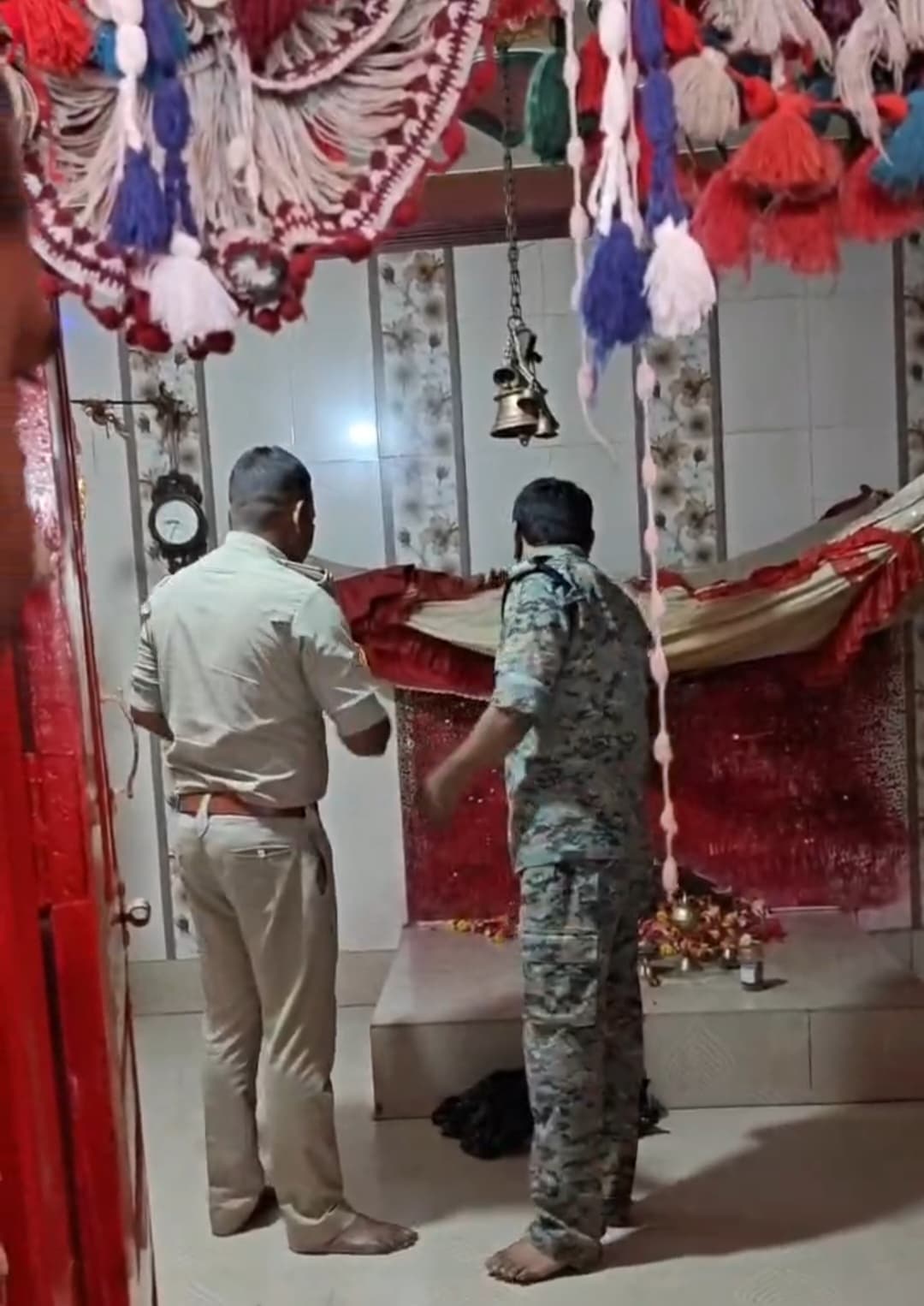 राजेश्वरी भगवती मंदिर से 18 लाख के आभूषण की चोरी