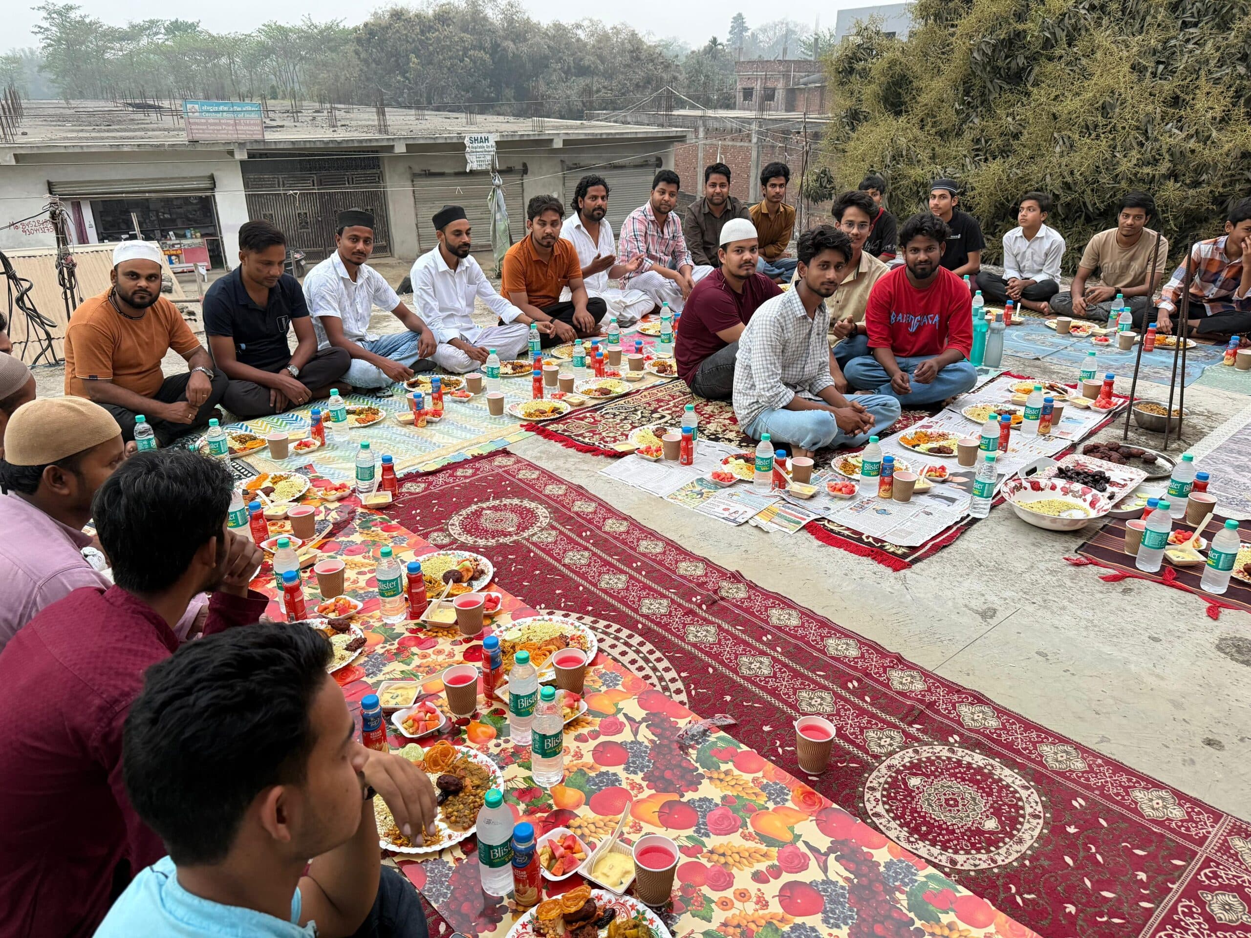 सालमारी में दावत ए इफ्तार का आयोजन