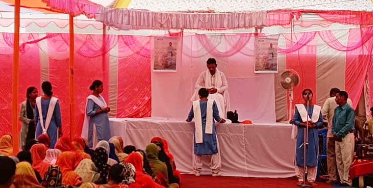 भाईचारे, प्रेम व करुणा का संदेश देता है सत्संग