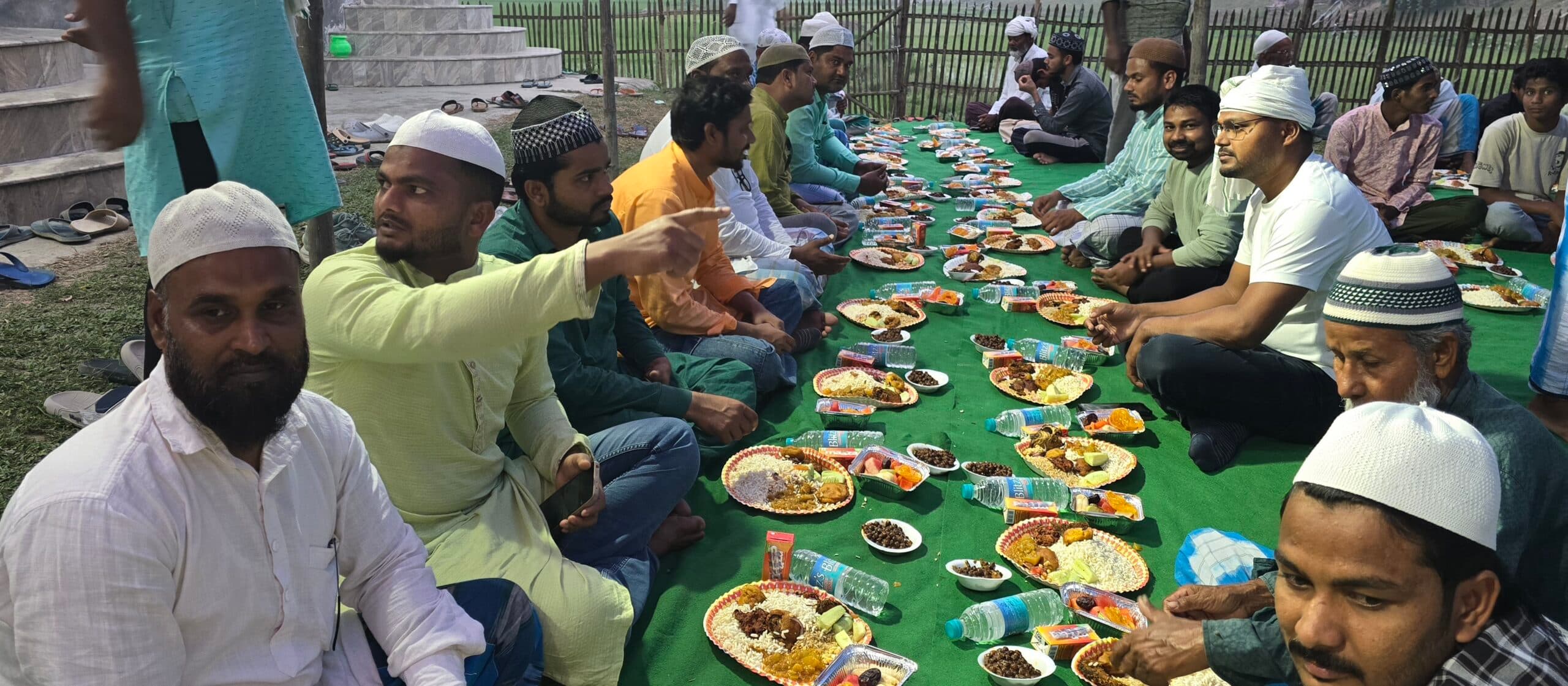 सनराइज क्लब कन्हैया की ओर से इफ्तार का एहतमाम