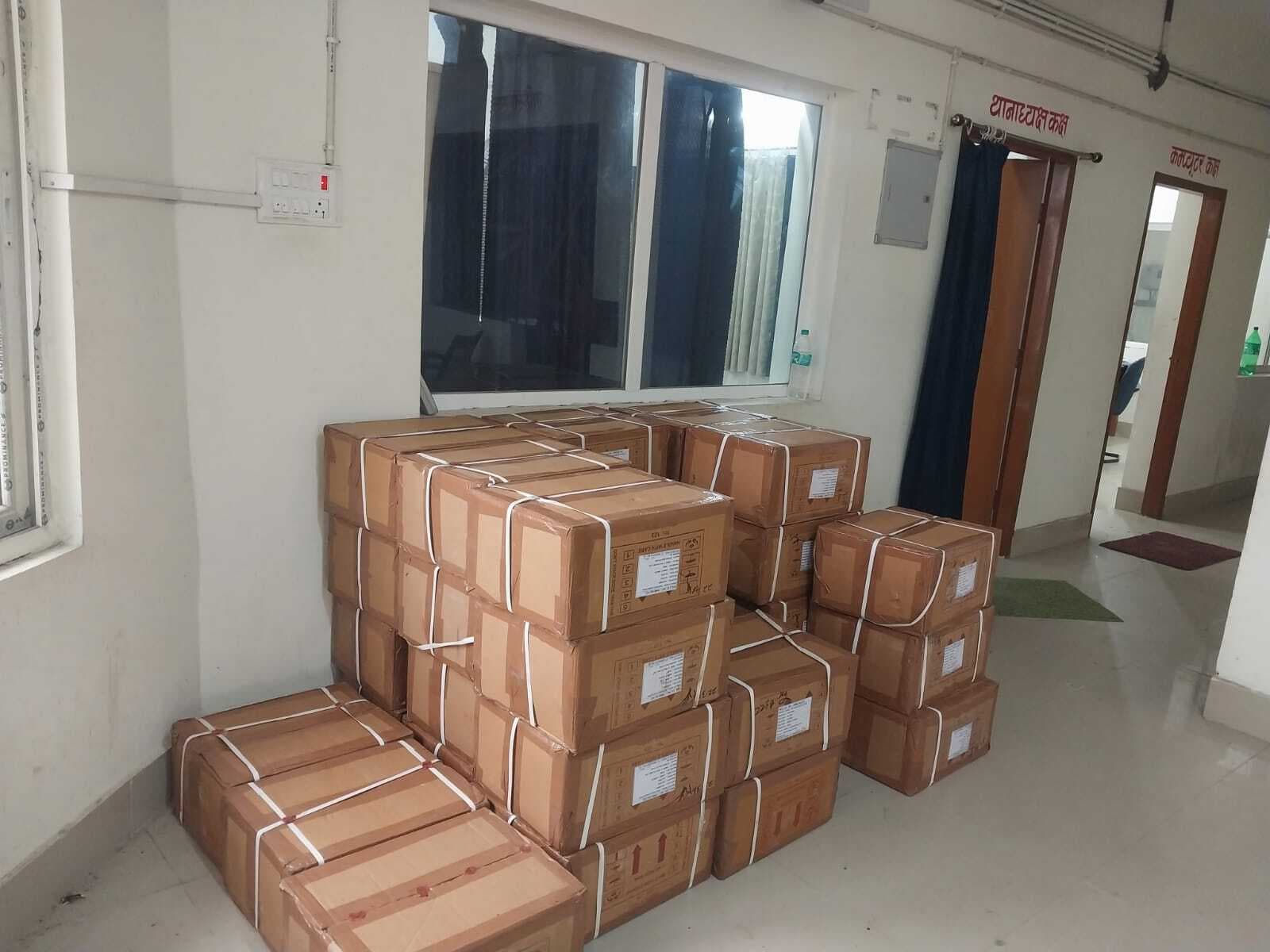 पिकअप से 5120 बोतल प्रतिबंधित कोरेक्स कफ सिरप बरामद, तस्कर गिरफ्तार