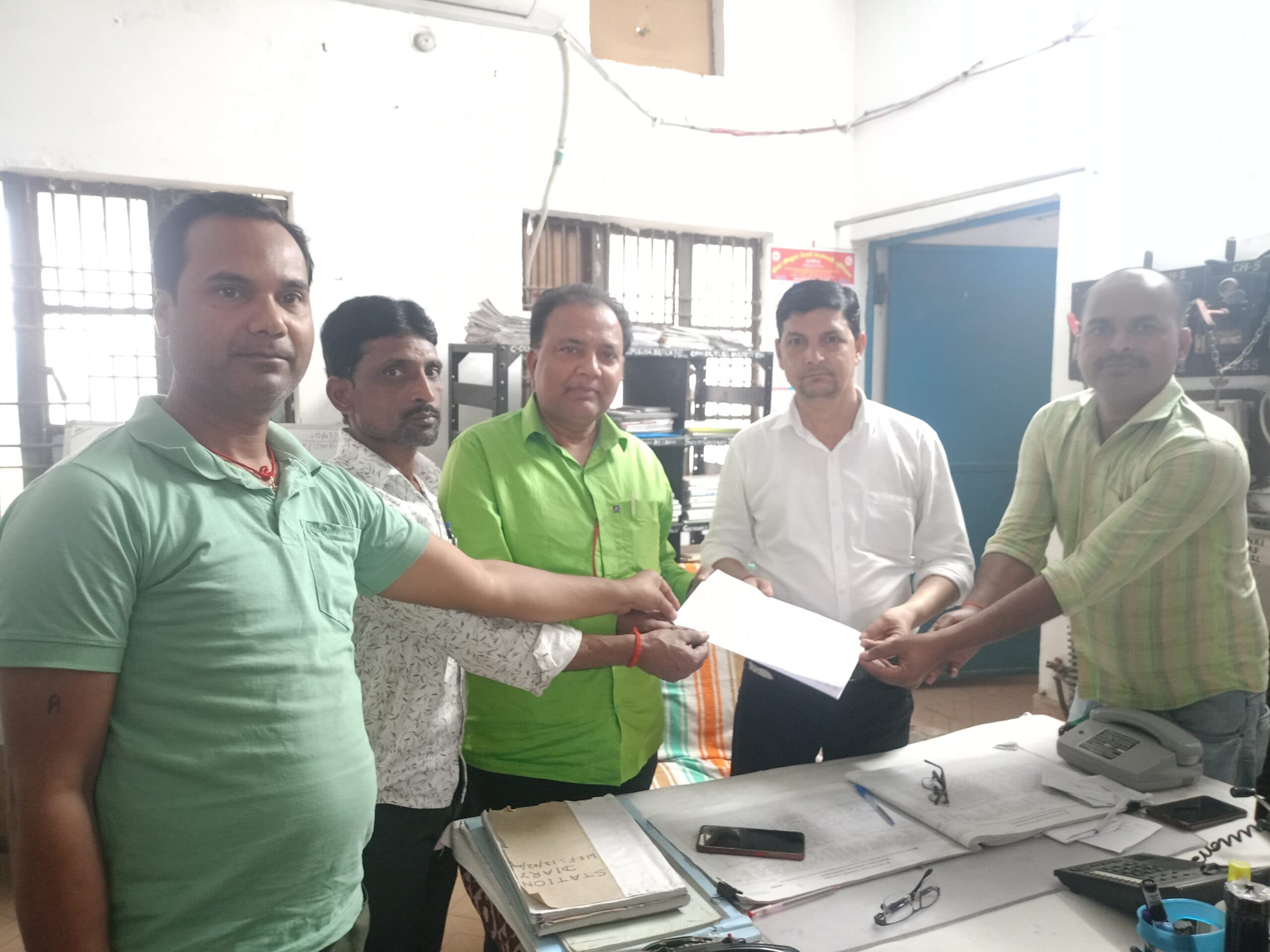 जानकीनगर में जोर पकड़ रही एक्सप्रेस ट्रेनों के ठहराव की मांग