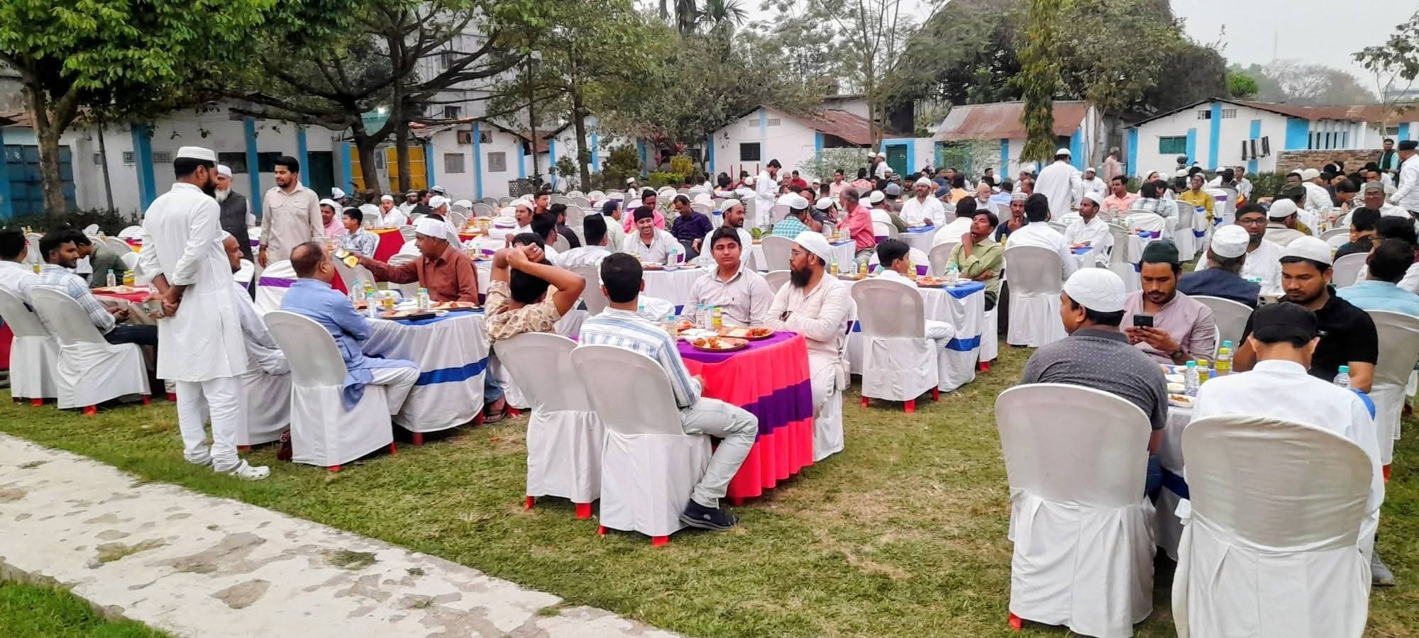 इंसान स्कूल में दावत ए इफ्तार पार्टी का हुआ आयोजन