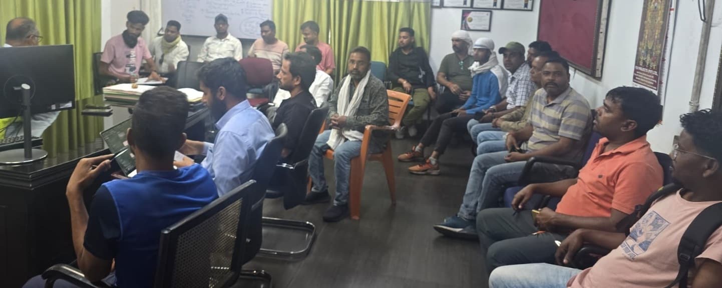 प्रबंधन के आश्वासन के बाद ट्रक मालिकों का आंदोलन स्थगित