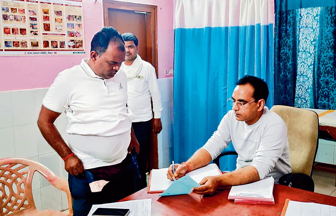 मनरेगा कार्यालय में पीआरएस से मारपीट