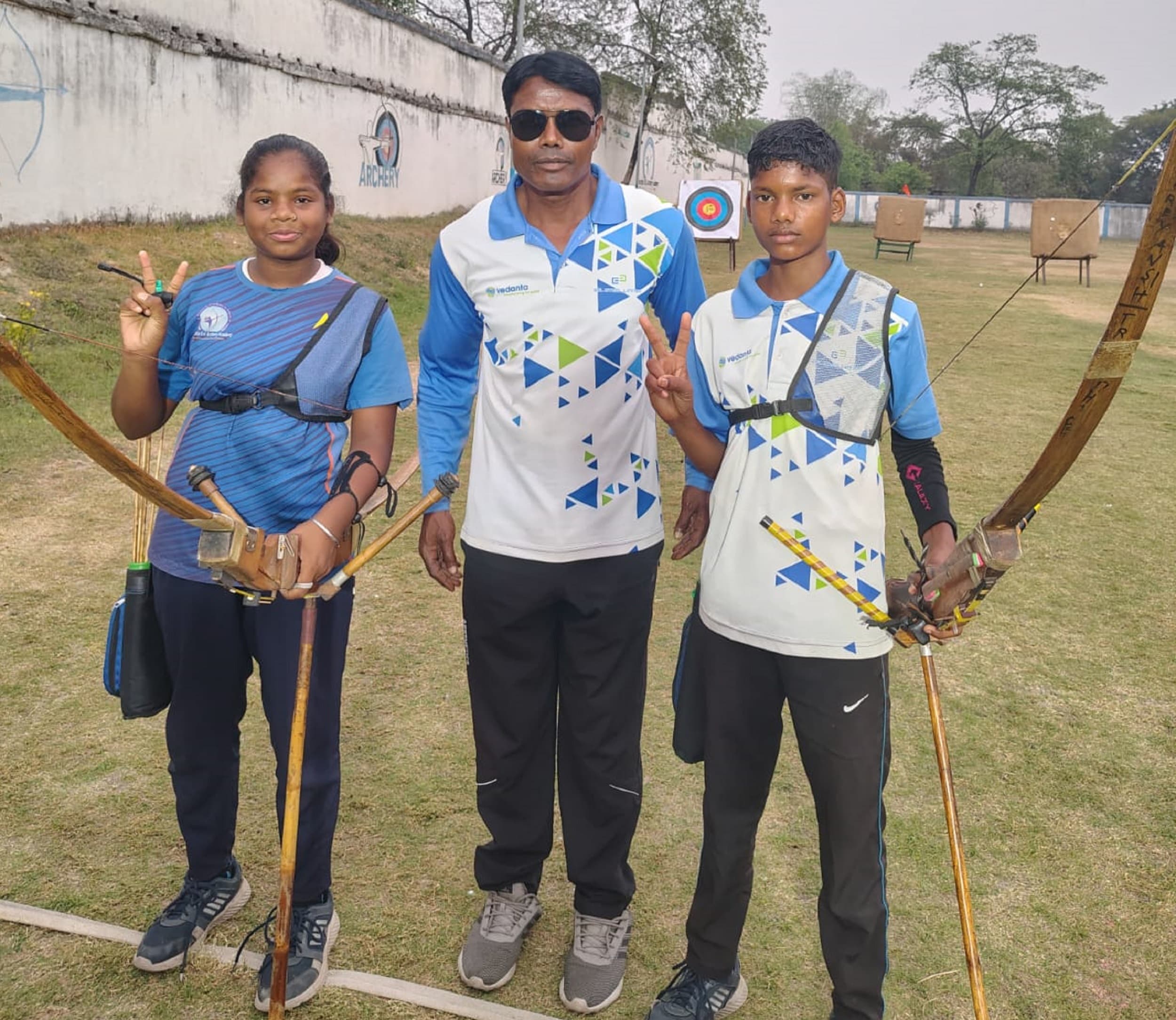 Bokaro News : राष्ट्रीय तीरंदाजी प्रतियोगिता के लिए सियालजारी के दो खिलाड़ियाें का चयन