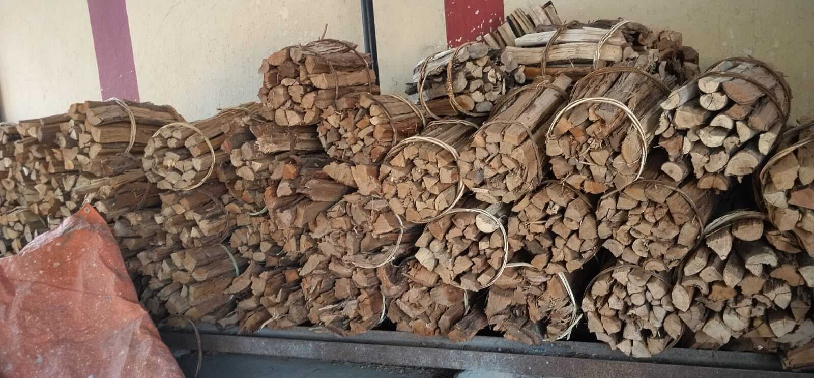 रसोई गैस सिलिंडर की किल्लत के कारण स्कूलों में परेशानी