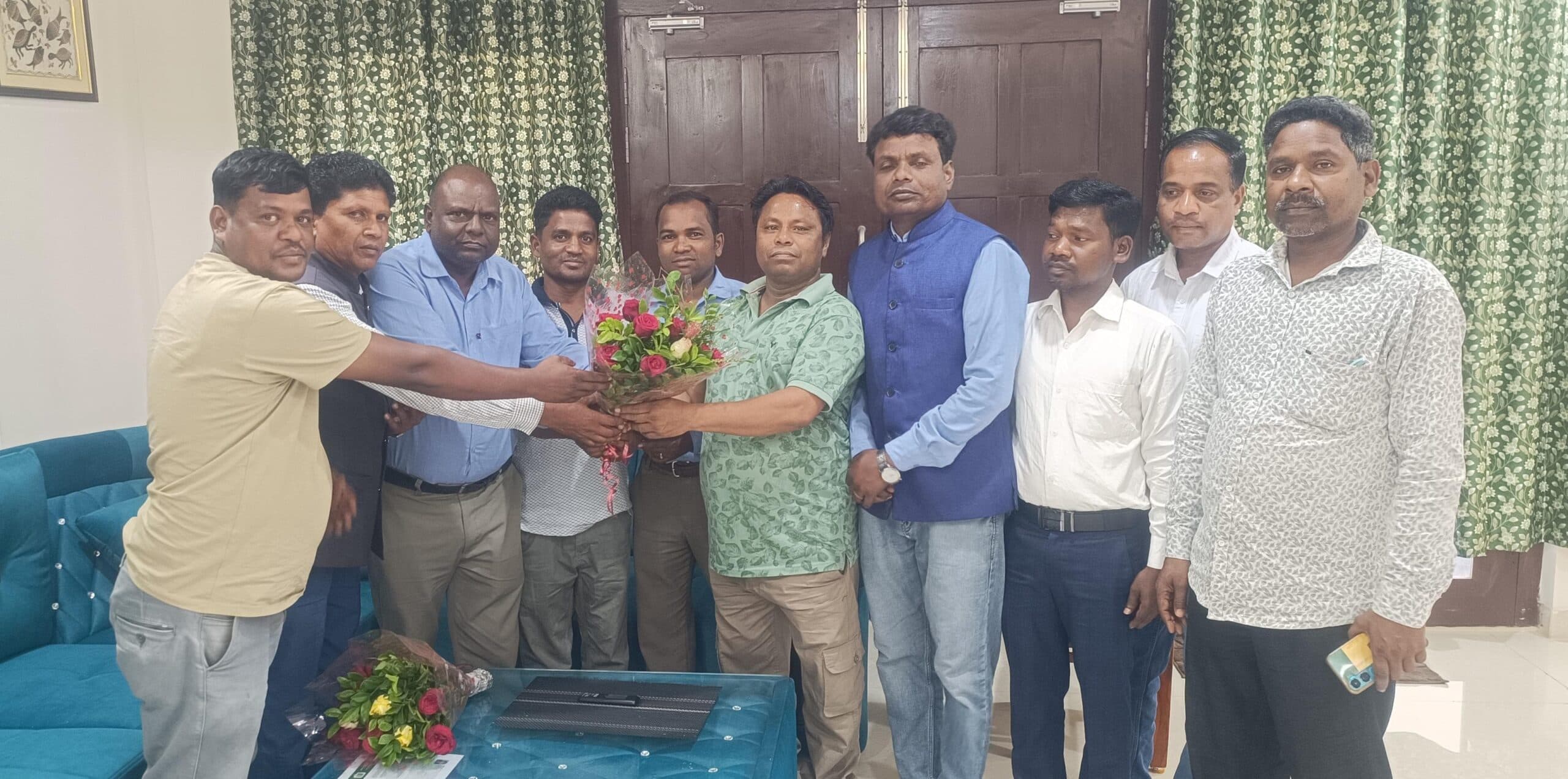 स्कूलों की जर्जर स्थिति की सदन में रखी समस्या