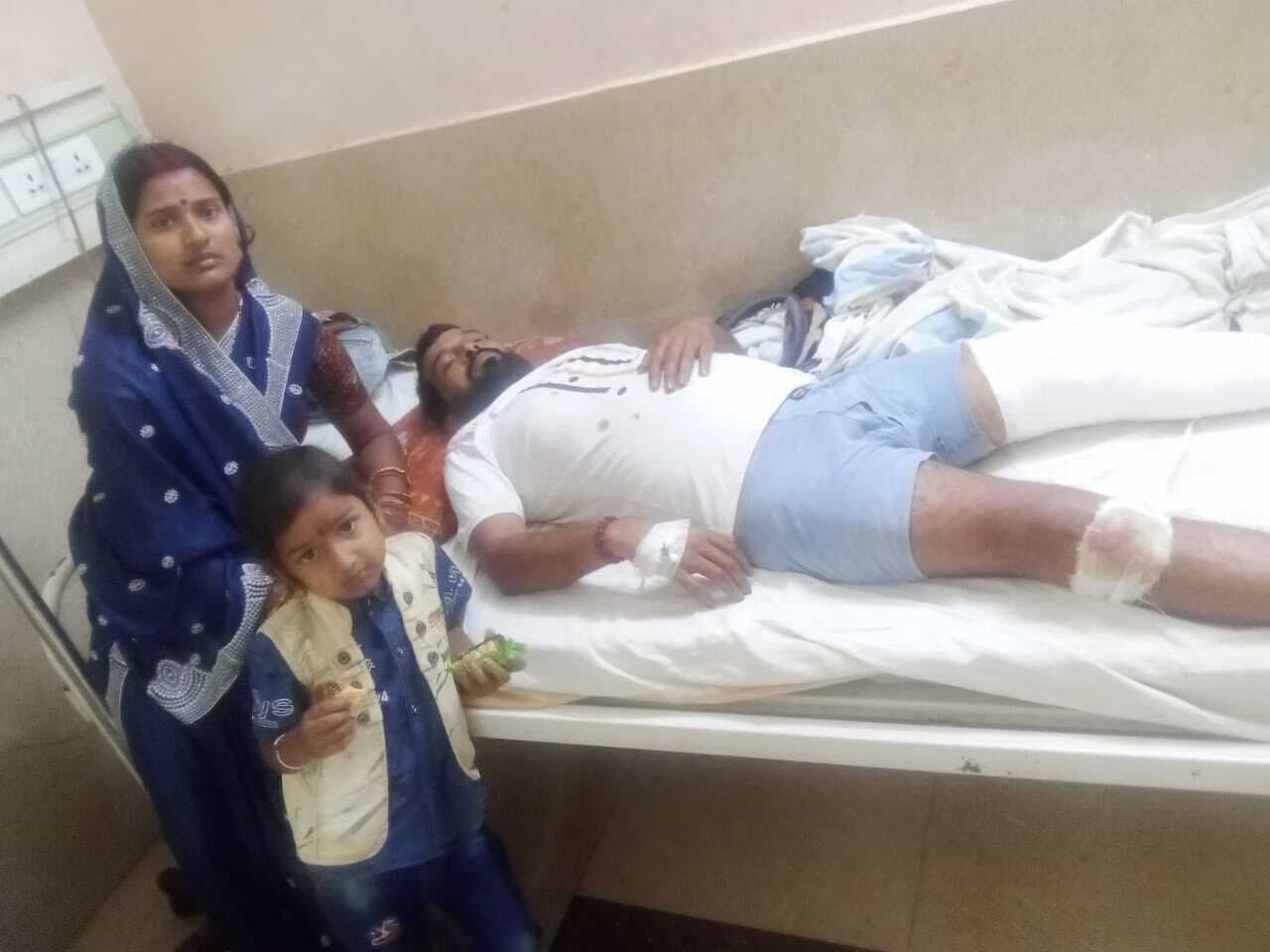 एनएच 106 पर तीन कारों में हुई टक्कर, पांच जख्मी