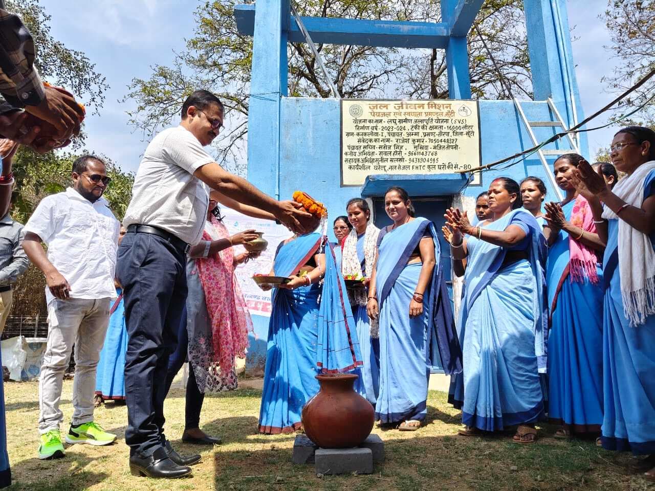 तोरपा के कनकलोया में जल अर्पण कार्यक्रम