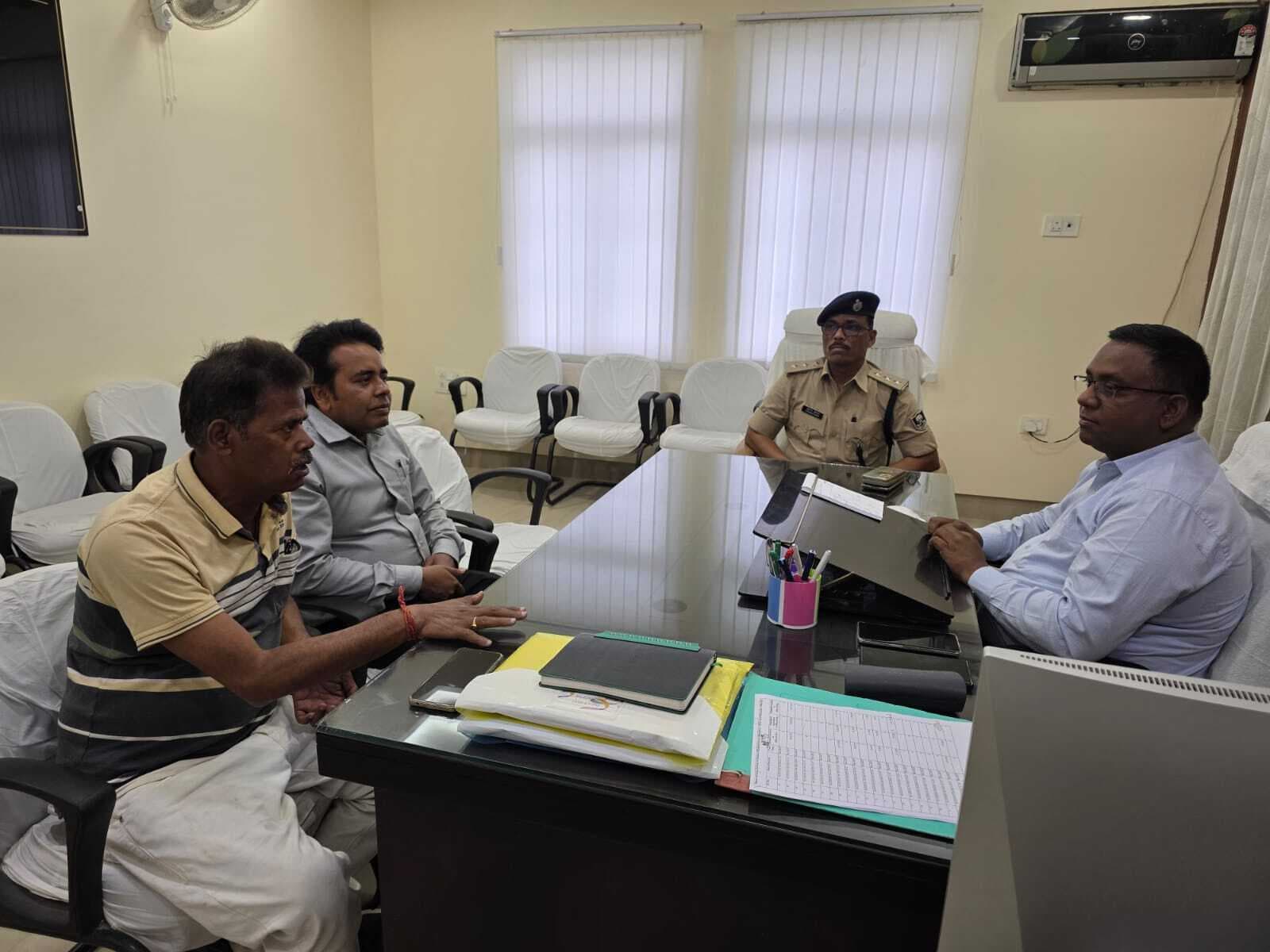 बसंतपुर में गैस एजेंसी संचालकों के साथ एसडीओ-एसडीपीओ ने की बैठक, पारदर्शी आपूर्ति का निर्देश