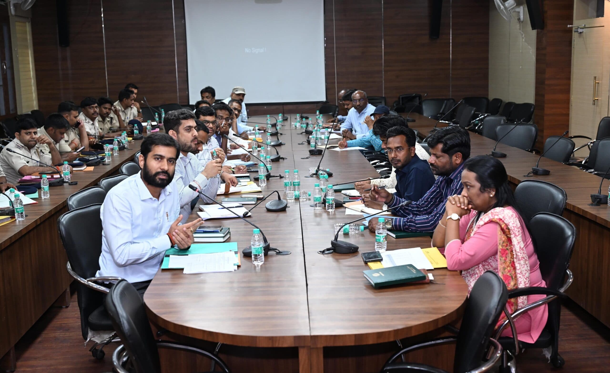 Bokaro News : अवैध खनन पर तुरंत हो कार्रवाई : डीसी