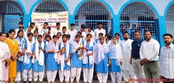 छात्रों ने किया उमावि भवानीपुर का परिभ्रमण