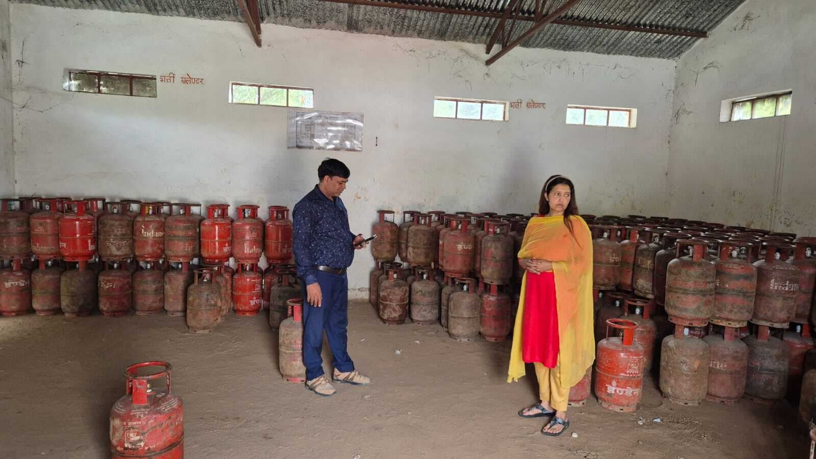 एलपीजी गैस की आपूर्ति पर प्रशासन की है कड़ी नजर