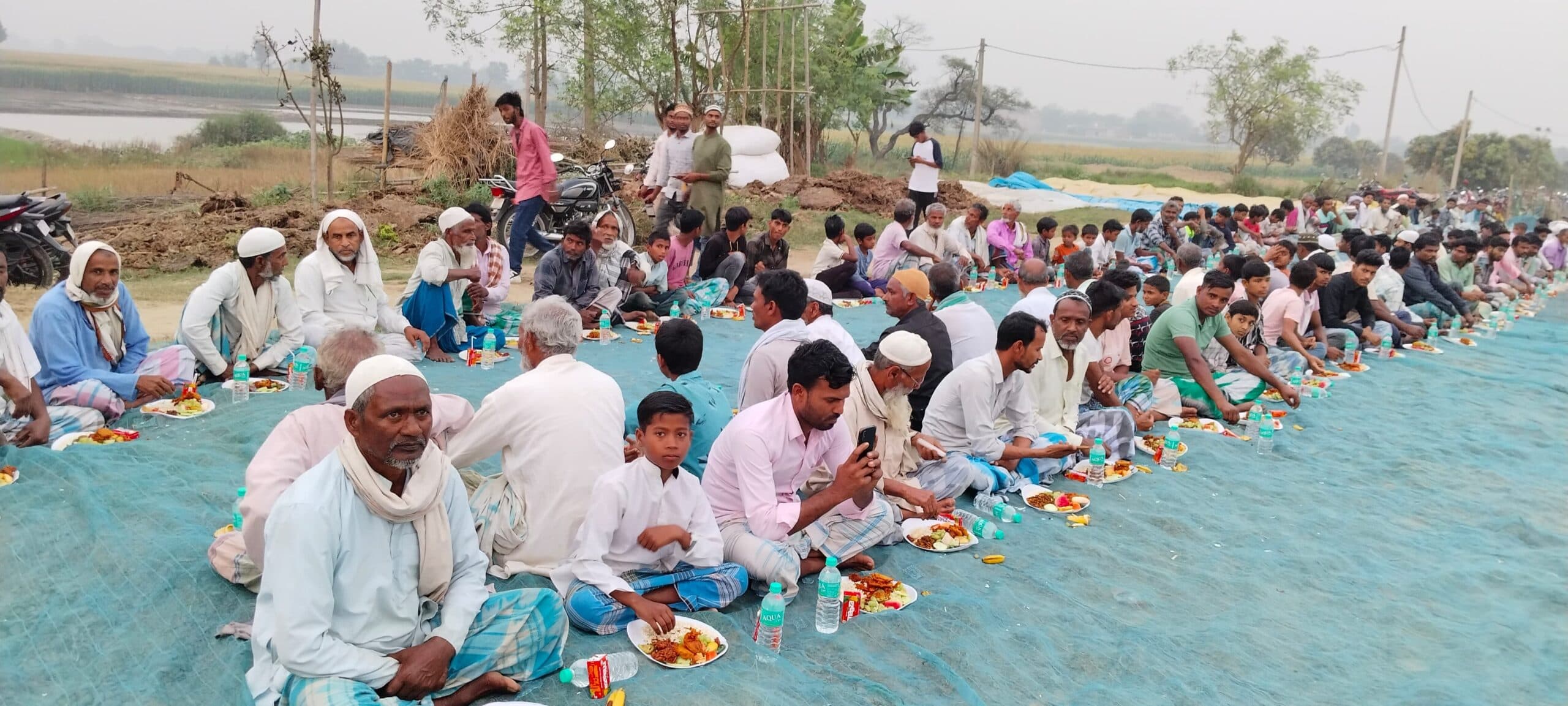 किया इफ्तार पार्टी का आयोजन