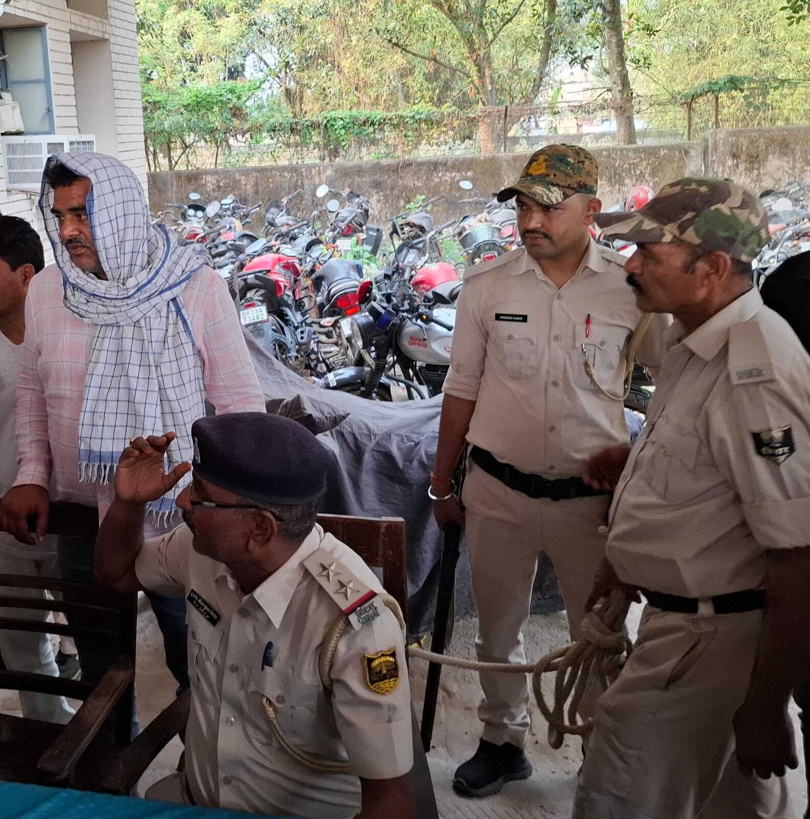 गेहूं फसल नष्ट मामले में पागल यादव गिरफ्तार