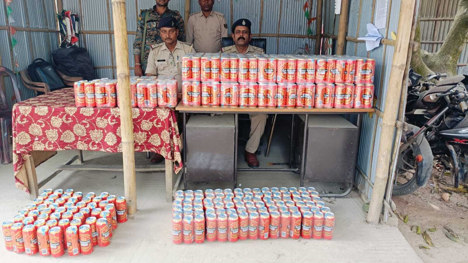 पिकअप से 279 लीटर शराब पुलिस ने किया बरामद