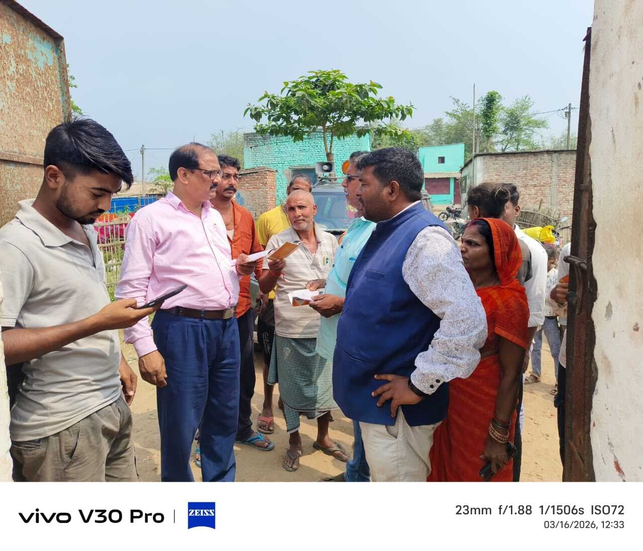 बीडीओ ने गैस गोदामों का किया निरीक्षण