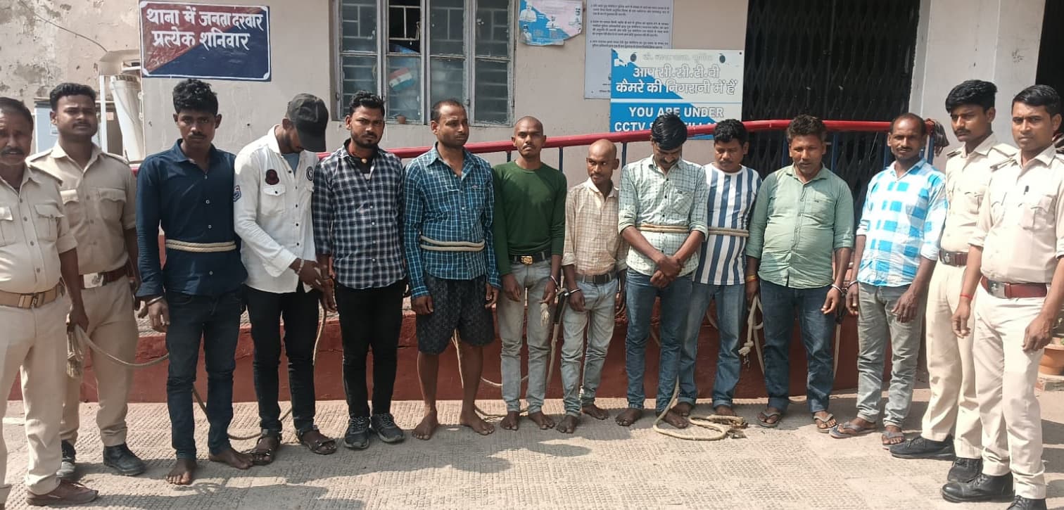 शराब के नशे में हंगामा करते 10 गिरफ्तार