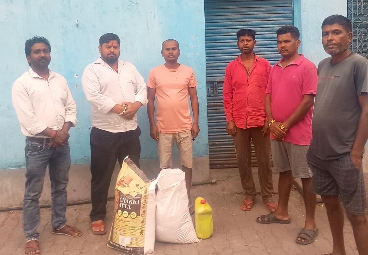 भाजपा नेता ने शोकाकुल परिवार की सहायता की