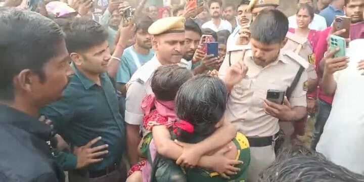 बच्चा चोरी के शक में भीड़ ने मानसिक रूप से कमजोर महिला की कर दी पिटाई