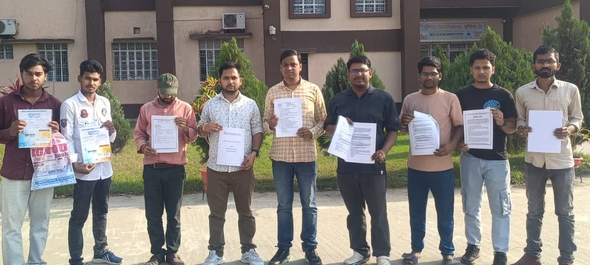 छात्र नेताओं ने रिपोर्ट कार्ड में विवि पर लगाया अकादमिक निष्क्रियता का आरोप