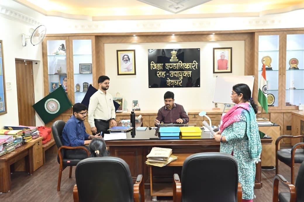 Deoghar News : बाल सुधार गृह की बच्चियों के प्रति संवेदनशील रहें अधिकारी : डीसी