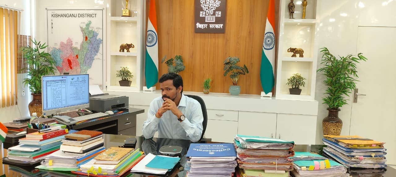 जिले में एलपीजी गैस की आपूर्ति सामान्य, 6500 से अधिक सिलेंडर उपलब्ध : डीएम