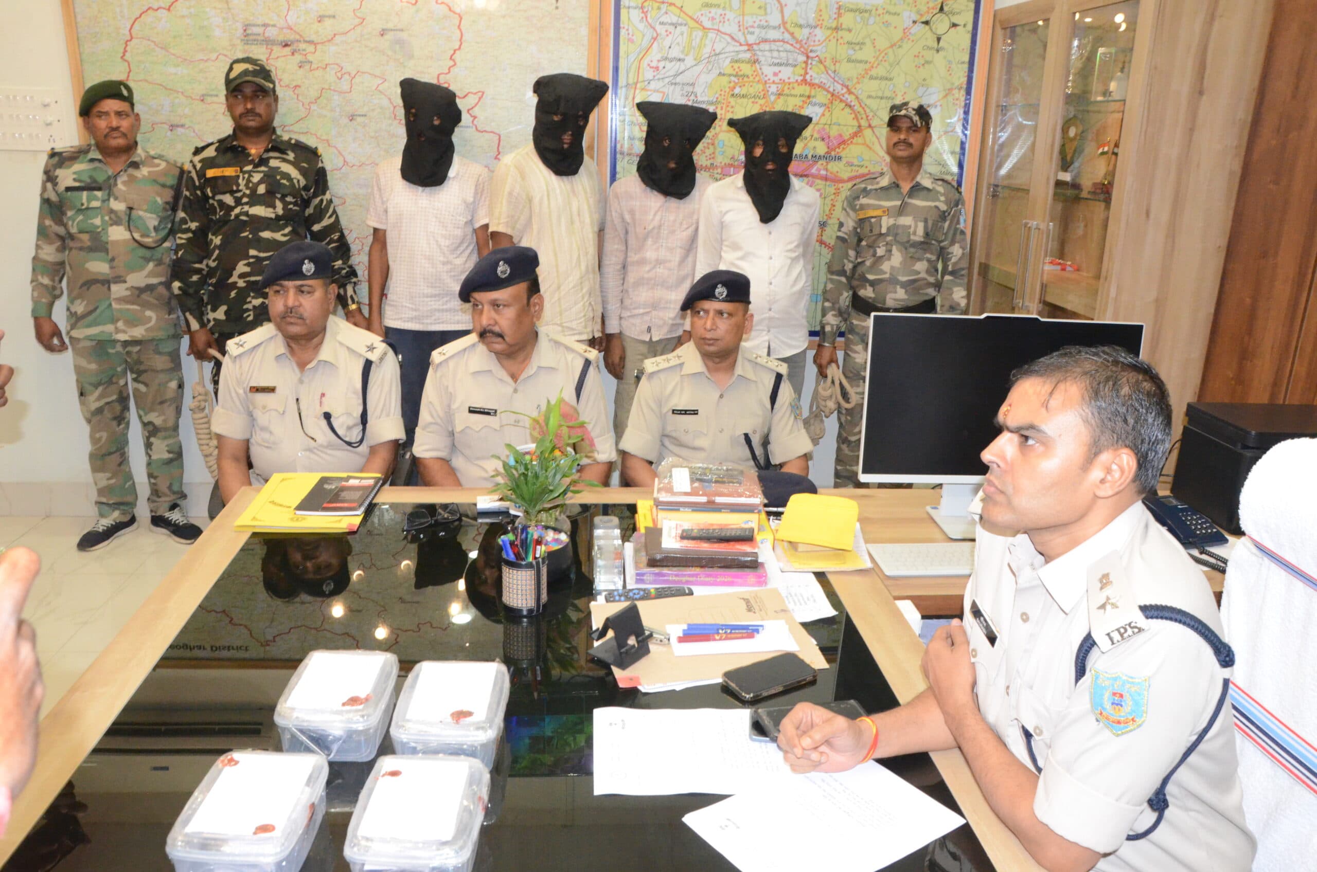 Deoghar news : एटीएम में कार्ड फंसाकर ठगी करने वाला अंतरराज्यीय गिरोह का पर्दाफाश, चार आरोपितों को भेजा जेल