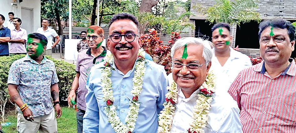 दुर्गापुर की दोनों सीटों पर तृणमूल प्रार्थी उल्लसित