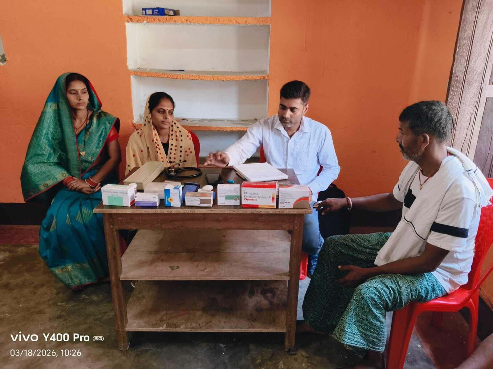 शिविर में मुफ्त जांच, दवा व परामर्श का ग्रामीणों ने उठाया लाभ